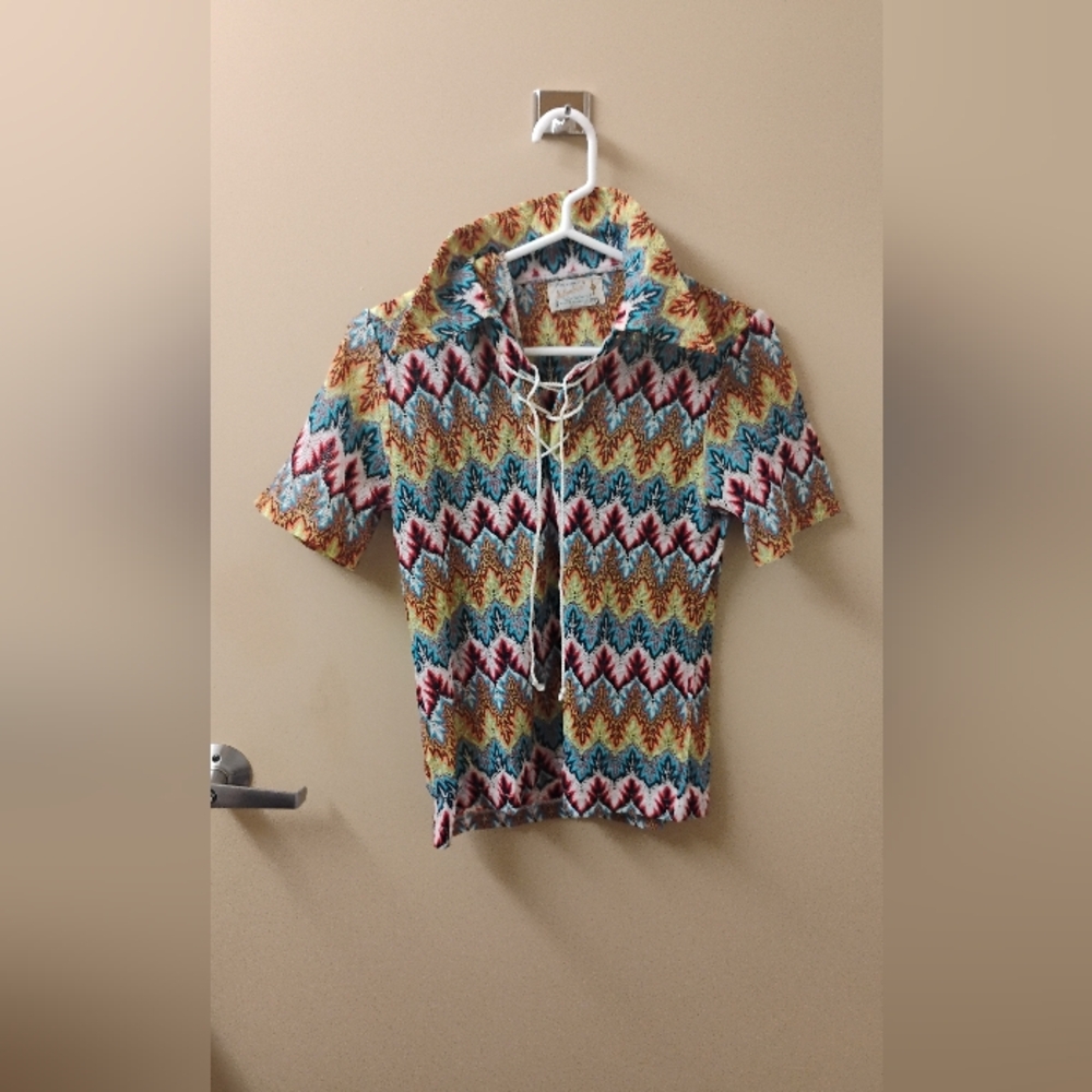 Vintage 1960s 1970s Helen Sue Lace up Short Sleeve Collared Top